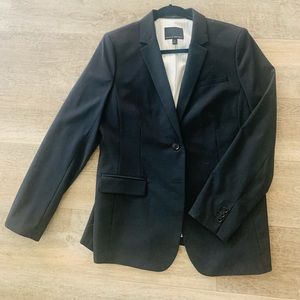 Beautiful, satin lined Banana Republic Blazer.